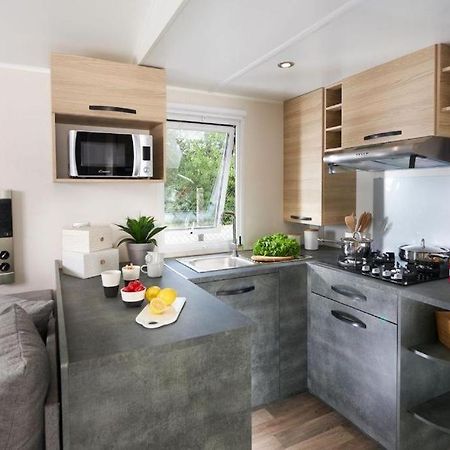 Mobile Home 3 Chambres 2 Salles De Bains Dans Camping 4 Etoiles Aux Charmettes Mh K168 Les Mathes Exteriör bild